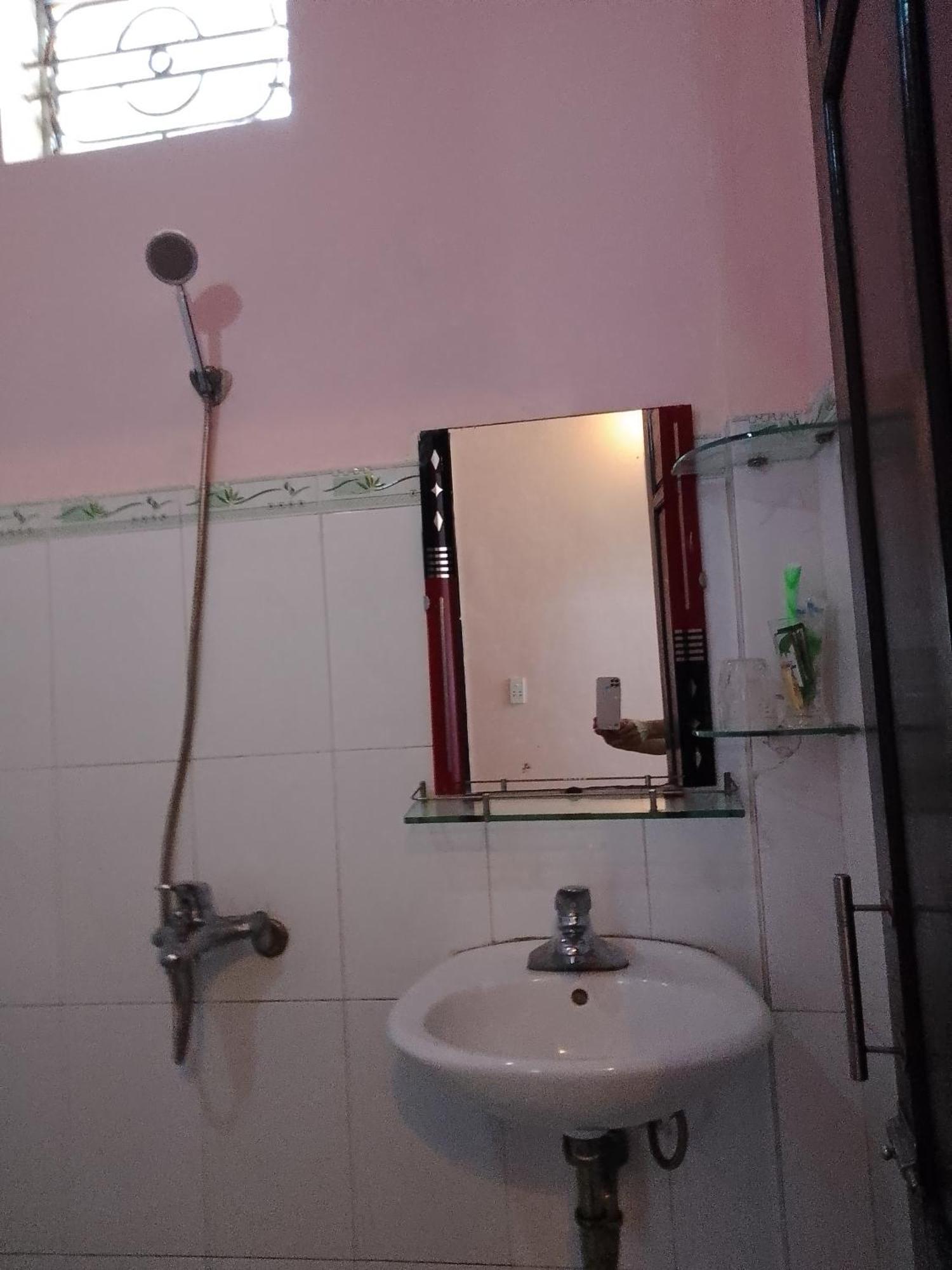 Nha Nghi Hang Nga Ντονγκ Χόι Εξωτερικό φωτογραφία